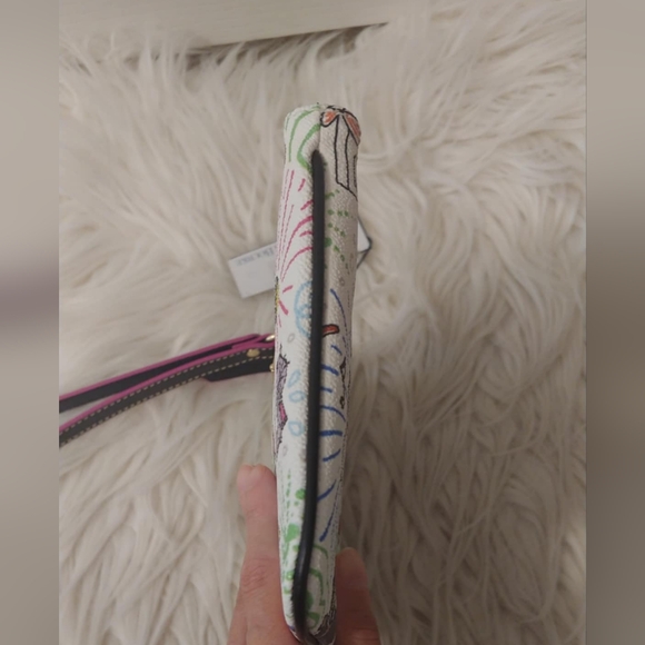 💖FIRM! NWT DISNEY PARKS X DOONEY AND BOURKE DISNEY CATS SKETCH WRISTLET - Picture 14 of 15